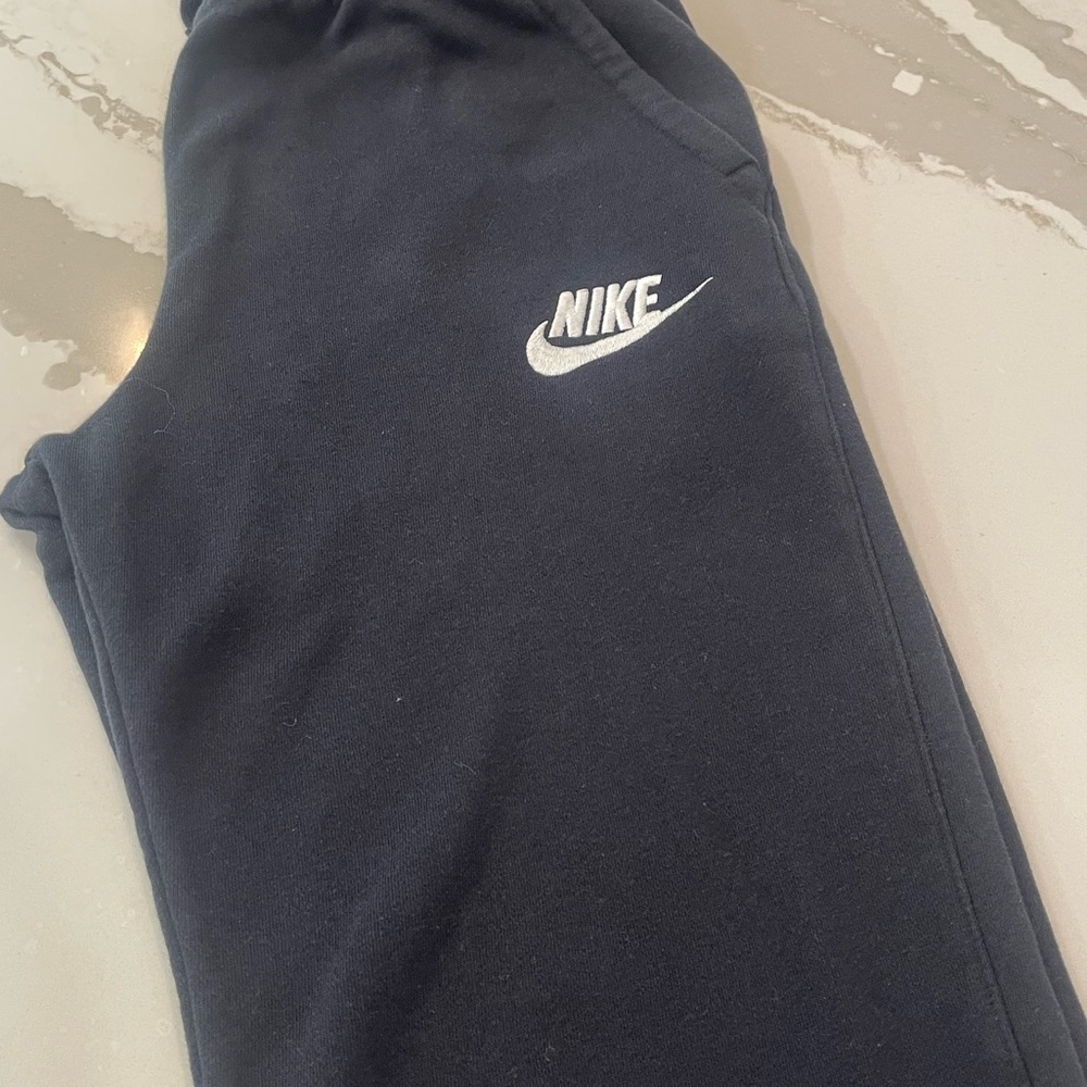 Nike Fleece Sweatpants Kids XL Sweatpants- Black - perfect condition